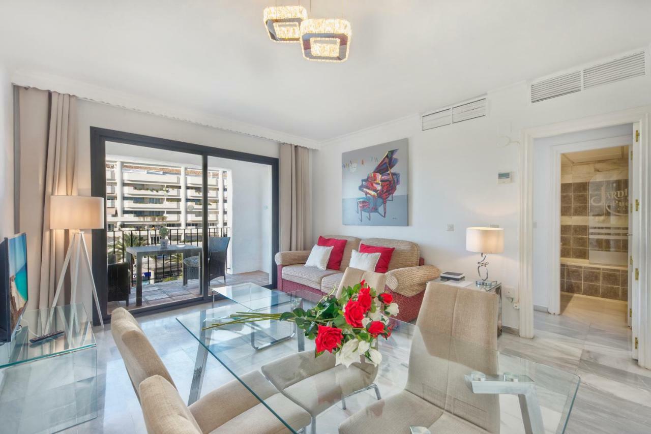 Jardines Del Puerto Apartment Marbella Bagian luar foto