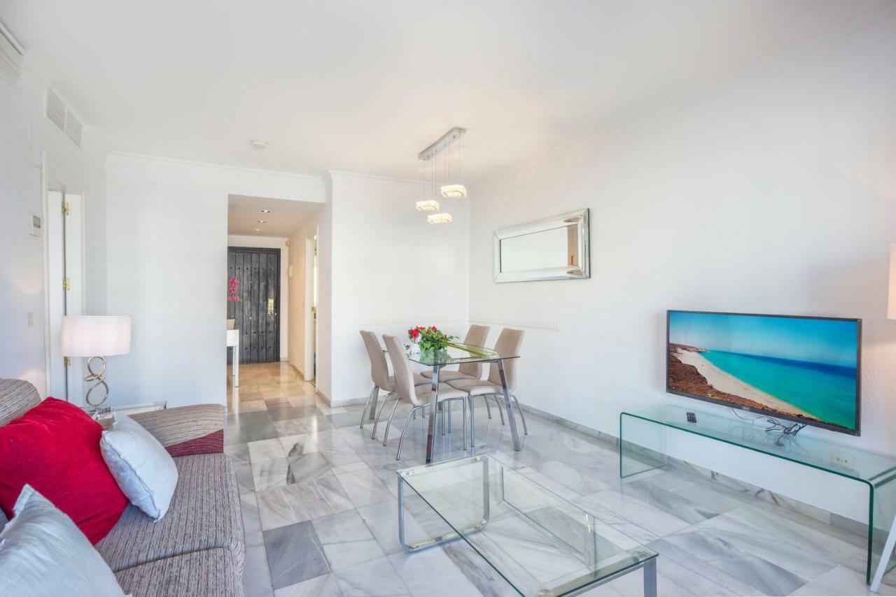 Jardines Del Puerto Apartment Marbella Bagian luar foto
