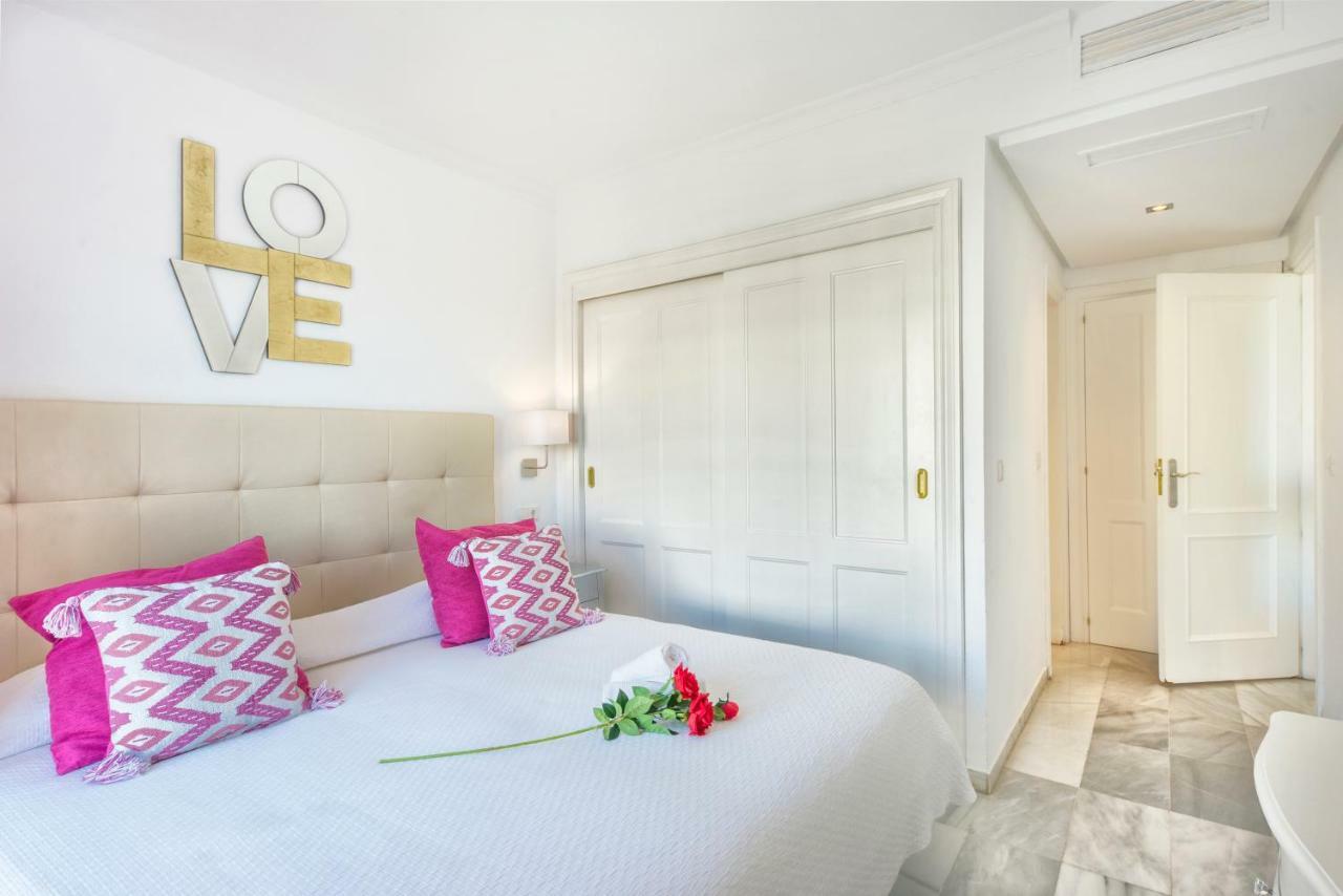 Jardines Del Puerto Apartment Marbella Bagian luar foto
