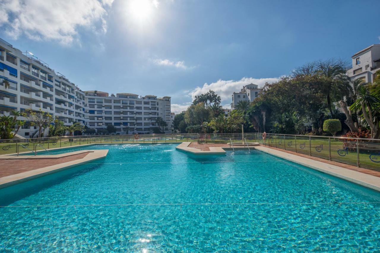 Jardines Del Puerto Apartment Marbella Bagian luar foto