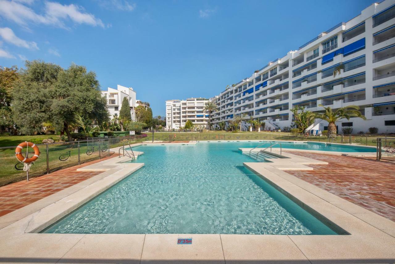 Jardines Del Puerto Apartment Marbella Bagian luar foto